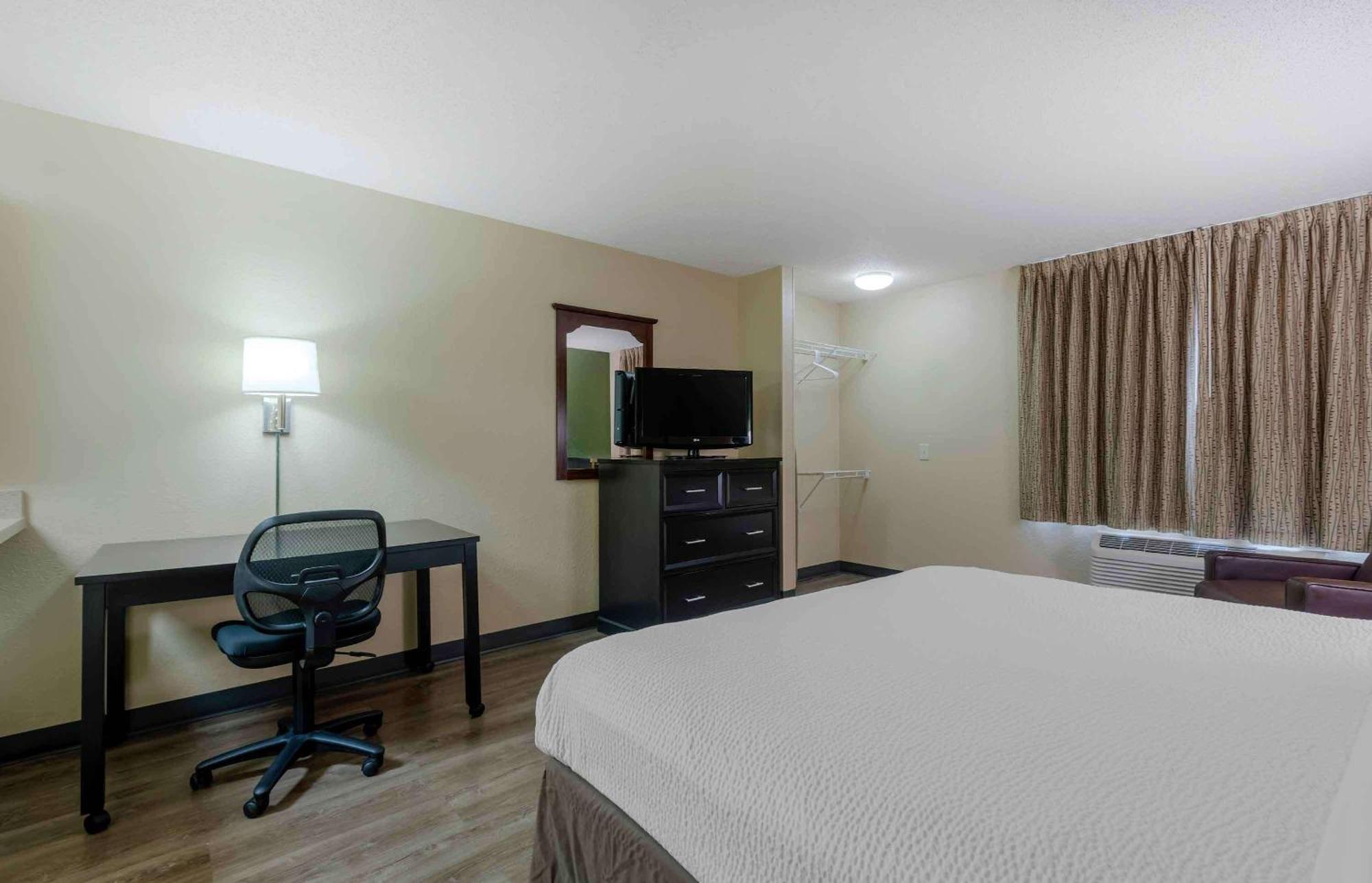 Extended Stay America Select Suites - Atlanta - Clairmont Шамблі Екстер'єр фото