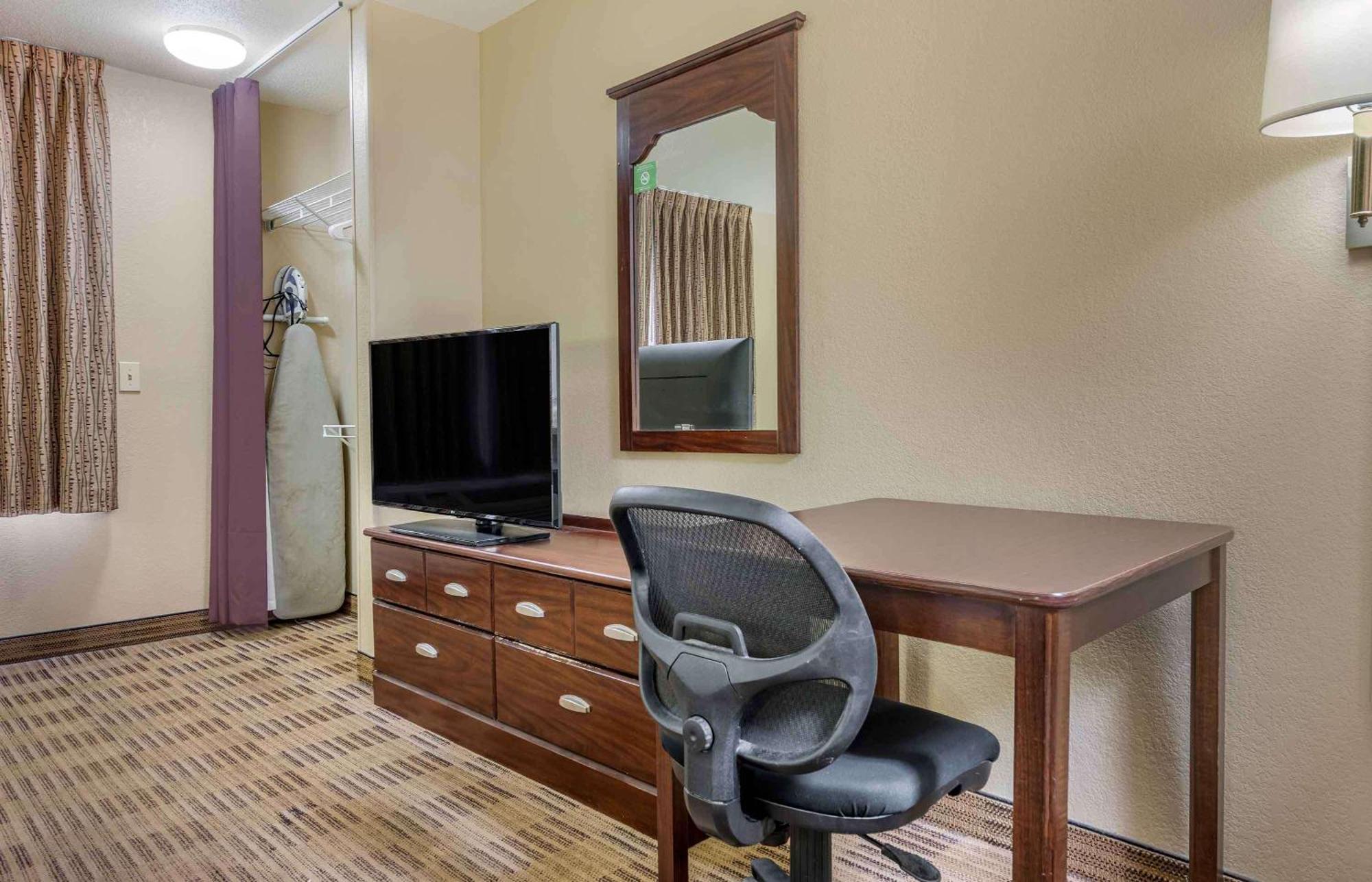 Extended Stay America Select Suites - Atlanta - Clairmont Шамблі Екстер'єр фото