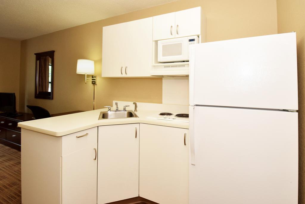 Extended Stay America Select Suites - Atlanta - Clairmont Шамблі Екстер'єр фото